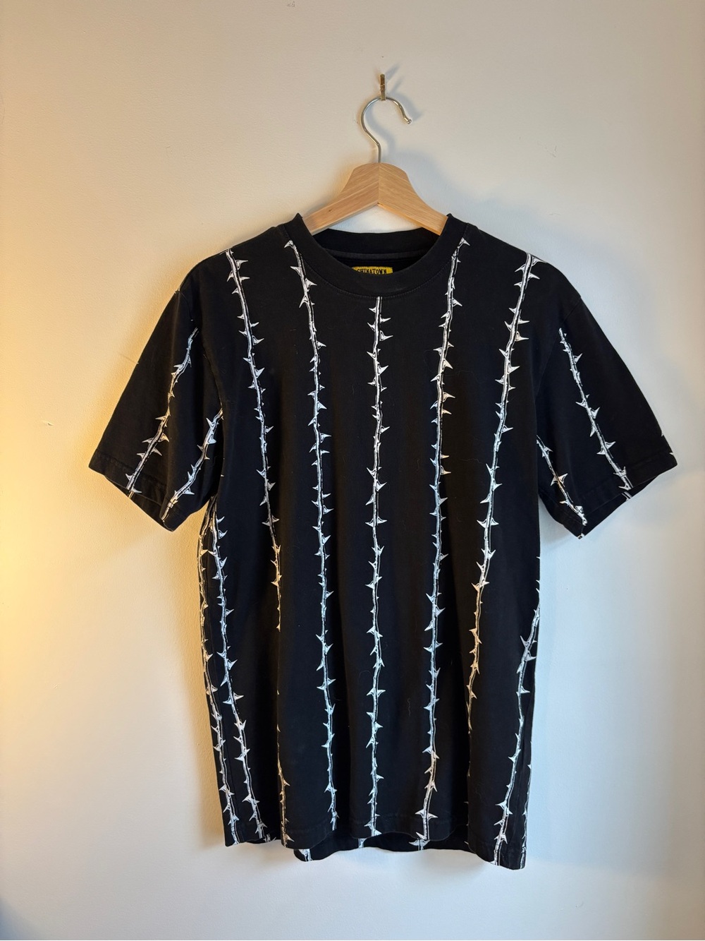 Thorn tee in black & white (M)